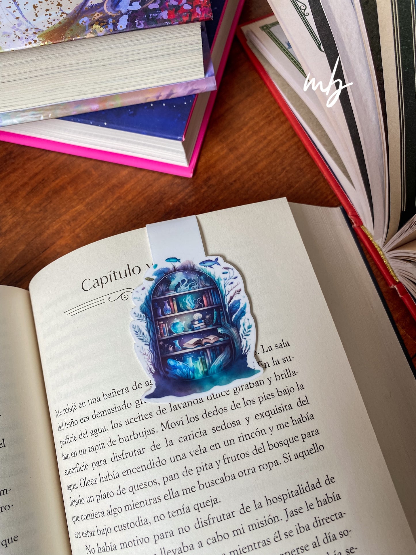 UNDERSEA BOOKCASE  BOOKMARK