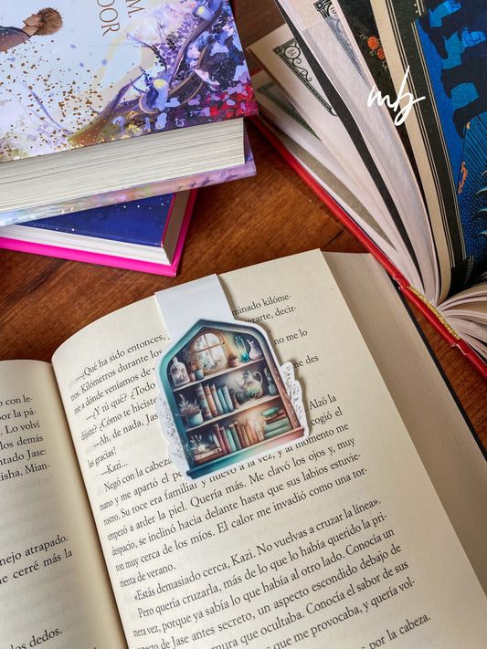 COZY BOOKCASE  BOOKMARK