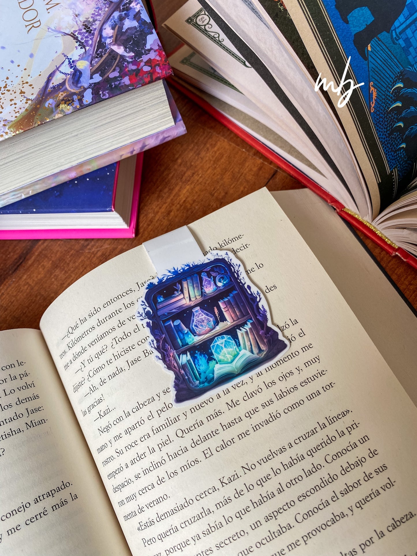 MAGIC BOOKCASE  BOOKMARK