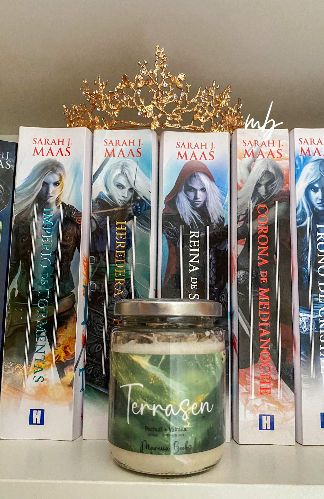 Terrasen, Handmade natural soy candle, Throne of Glass , Sarah J. Maas.