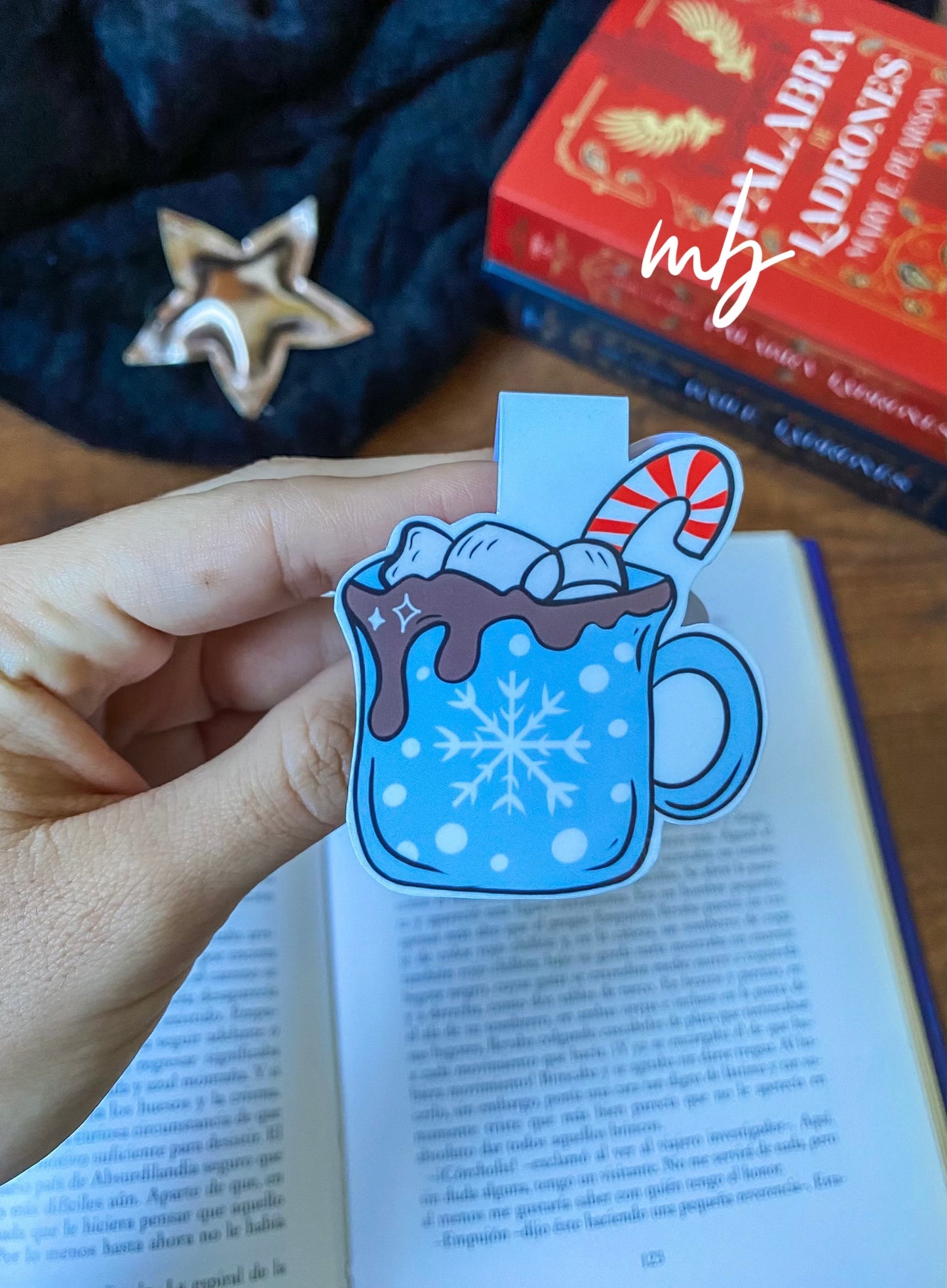 TAZA CHOCOLATE CON NUBES MARCAPÁGINAS NAVIDAD