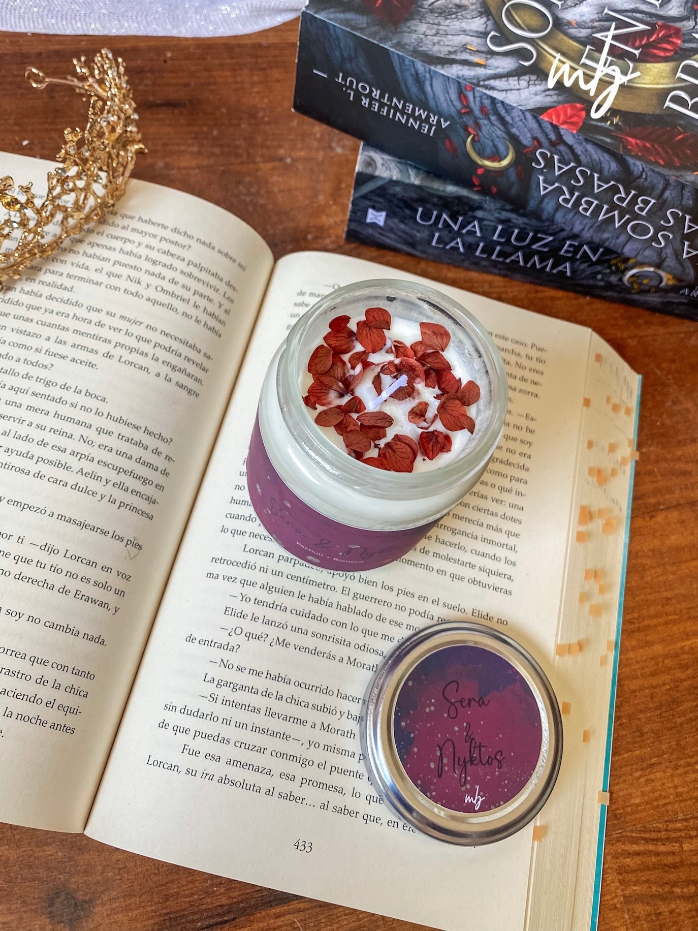 Sera and Nyktos, Handmade natural soy candle, A Shadow in the ember , Jennifer L.Armentrout