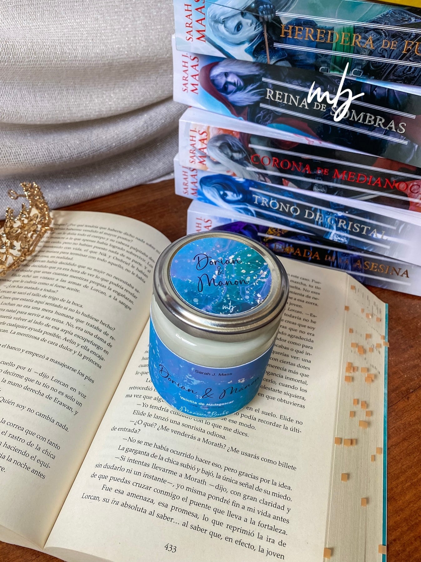 Dorian and Manon, Handmade natural soy candle, ACOTAR , Sarah J. Maas