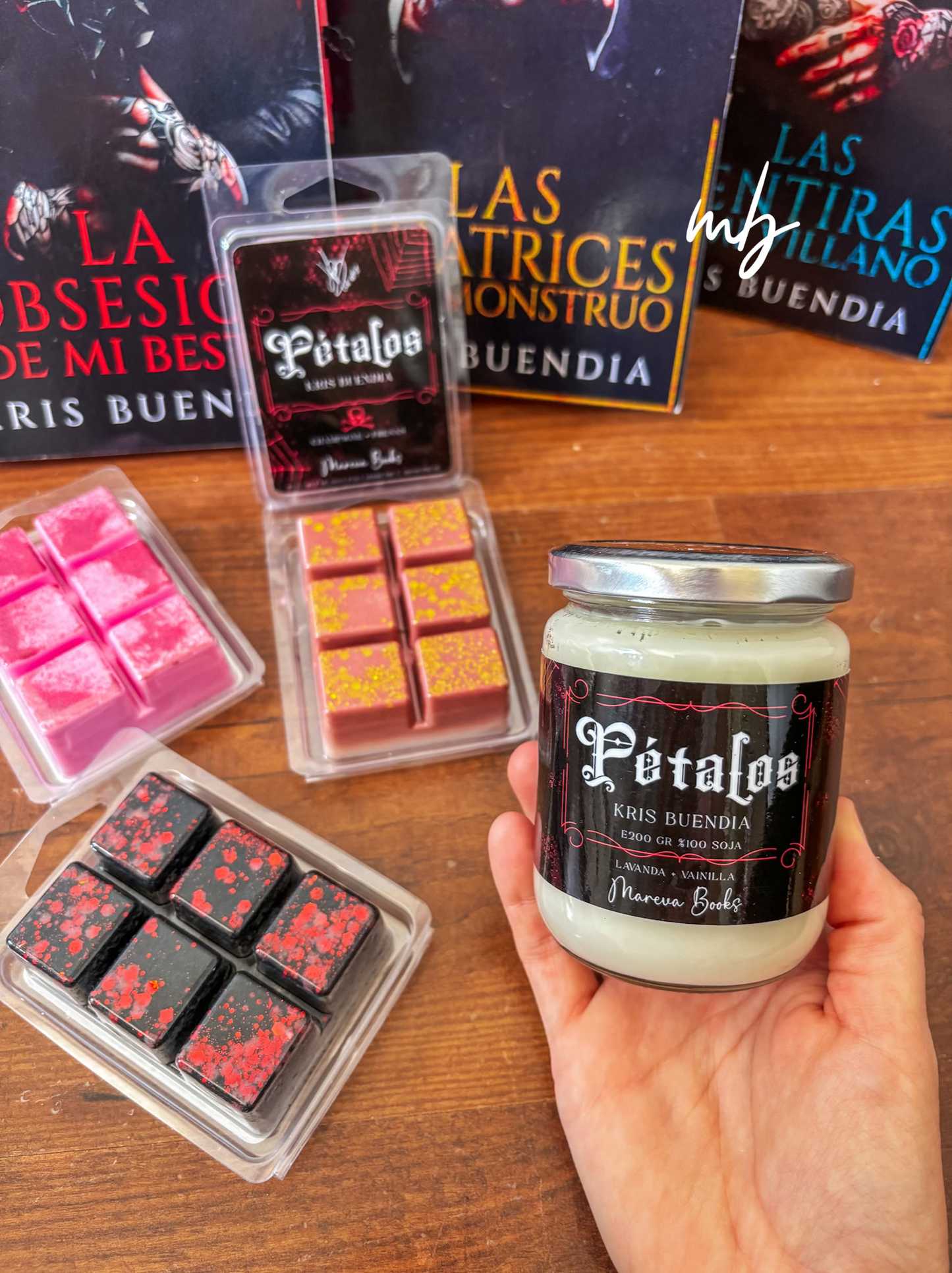 Pétalos Kris Buendia , anilla, raspberry and strawberries  Snap Bar Wax Melt