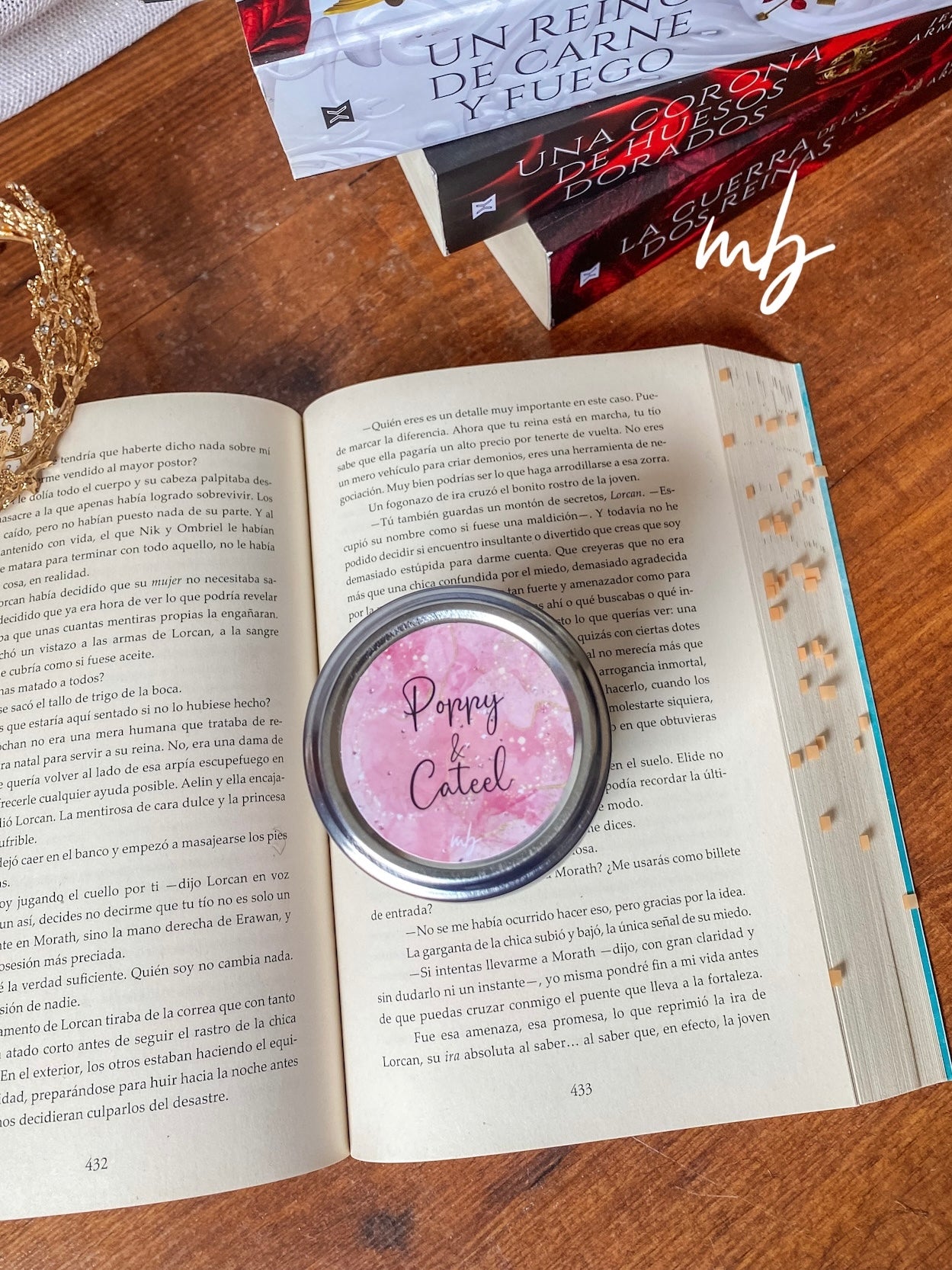 Poppy and Casteel, Handmade natural soy candle, From Blood and Ash , Jennifer L.Armentrout