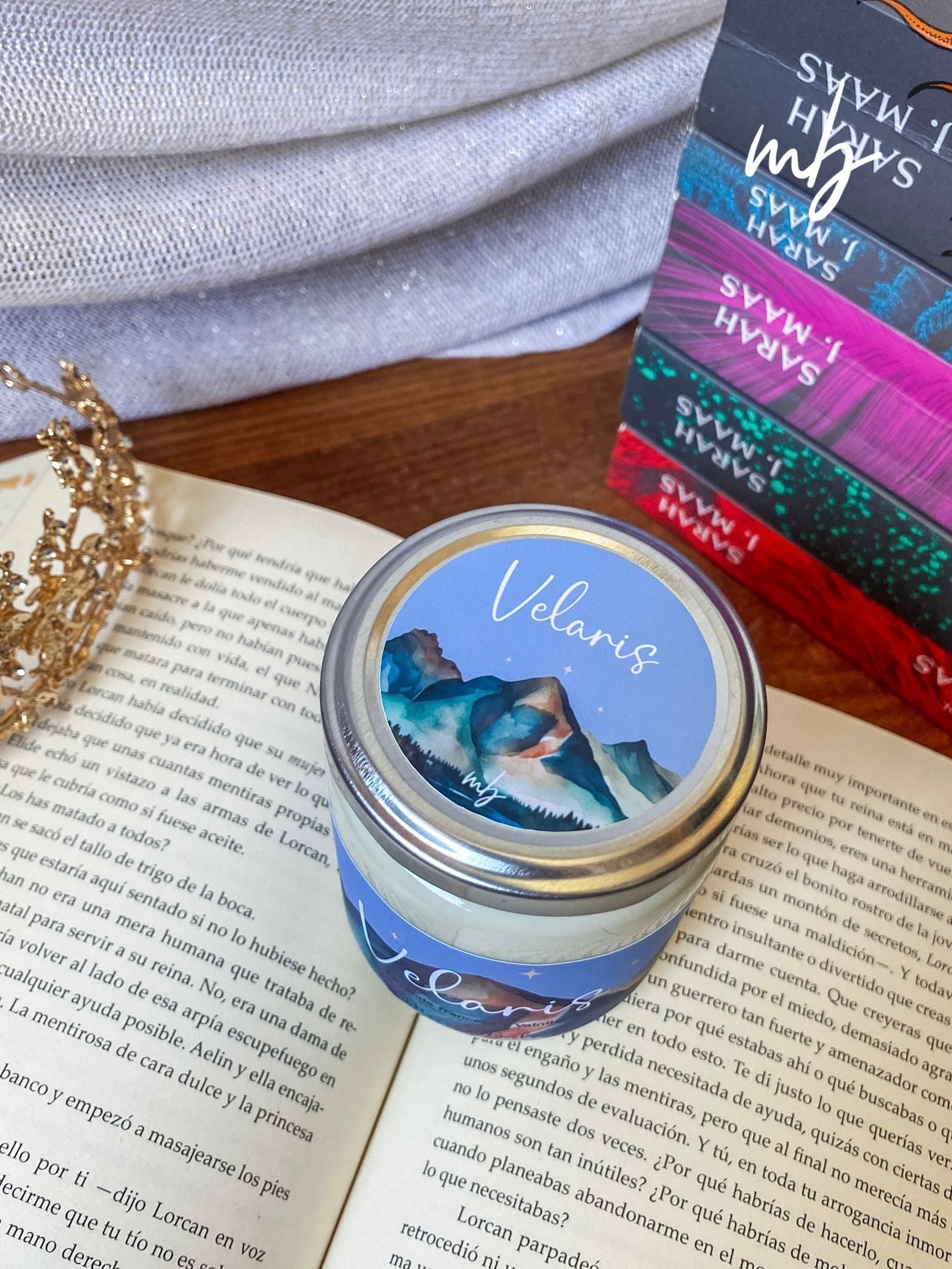 Velaris, Handmade natural soy candle, ACOTAR, Sarah J. Maas.