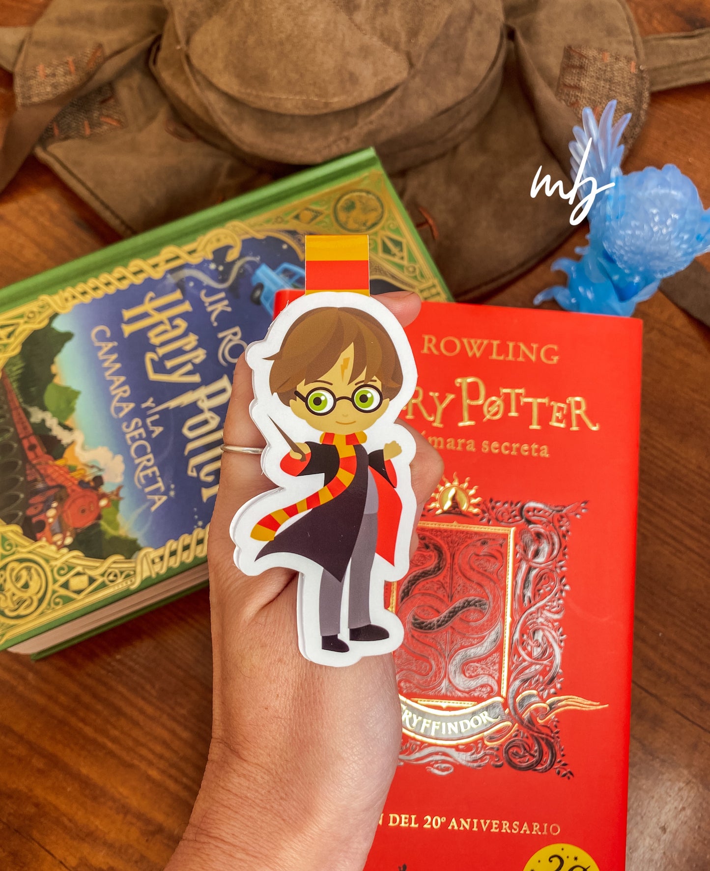 HARRY POTTER MAGNETIC BOOKMARK, HOGWARTS